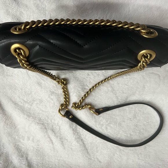 GUCCI GG MARMONT SMALL SHOULDER BAG - Picture 8 of 17